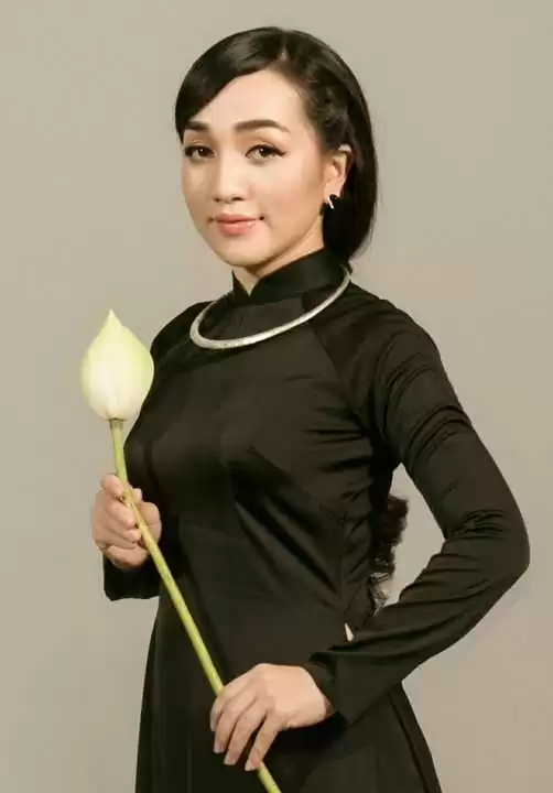 tieu-su-ca-si-ha-van