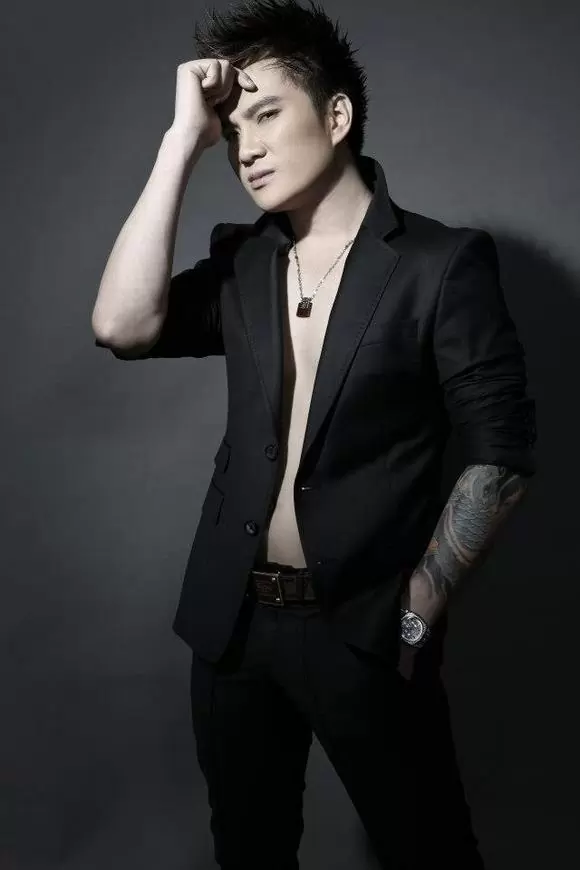 tieu-su-ca-si-lam-chan-huy